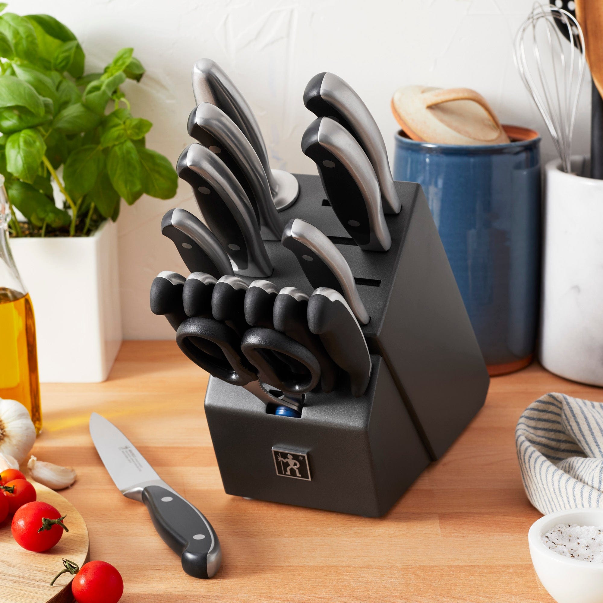 Henckels Forged Synergy 16-pc East Meets West Knife Block Set