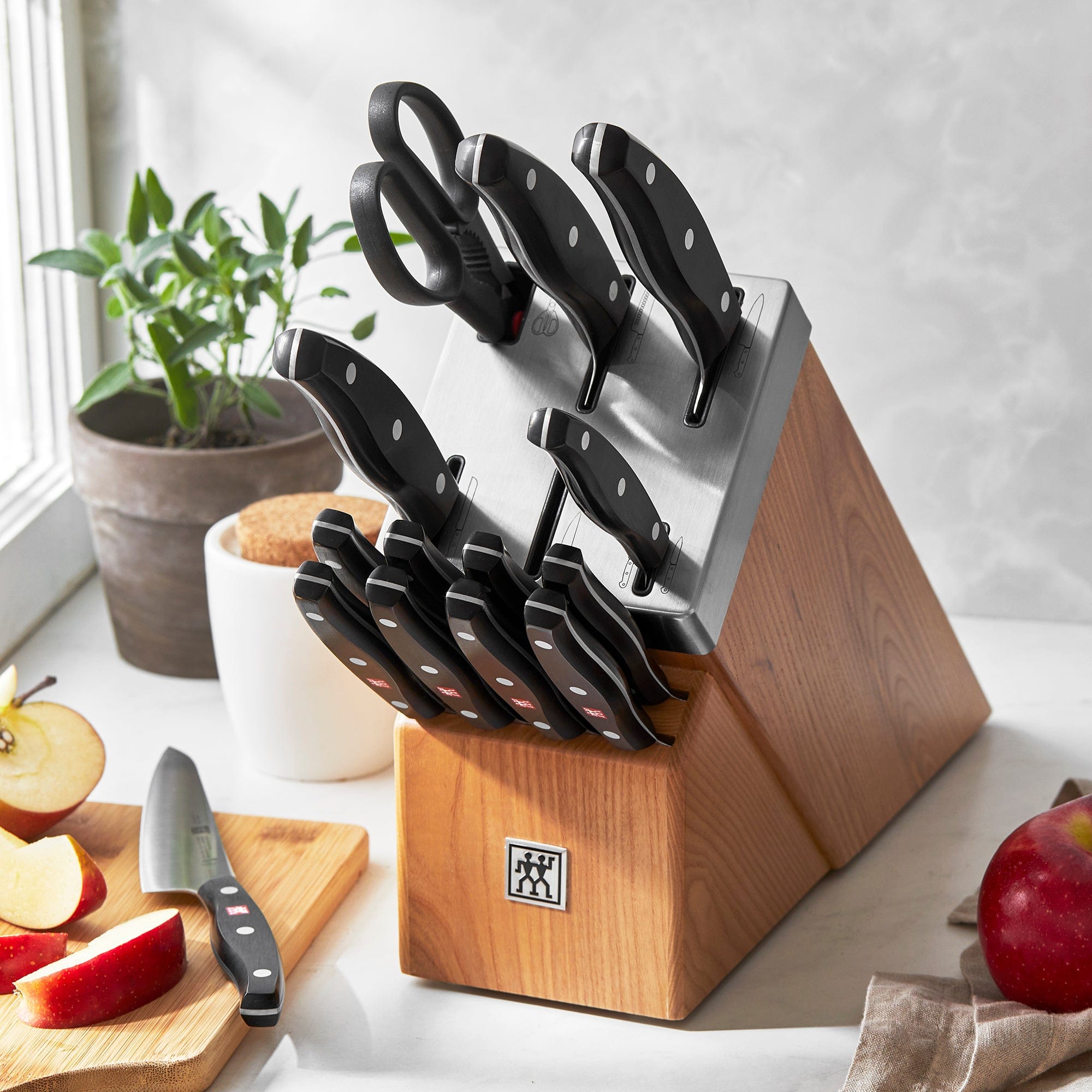 Zwilling Twin Signature 15-pc Self-Sharpening Knife Block Set - Natural