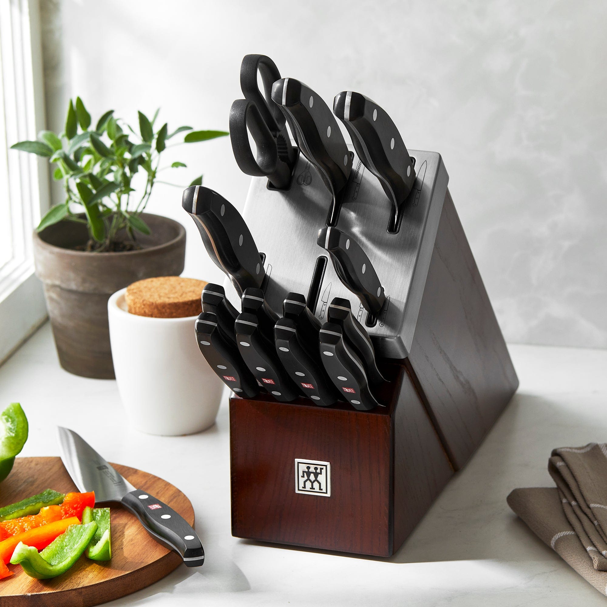 Zwilling Twin Signature 15-pc Self-Sharpening Knife Block Set - Brown