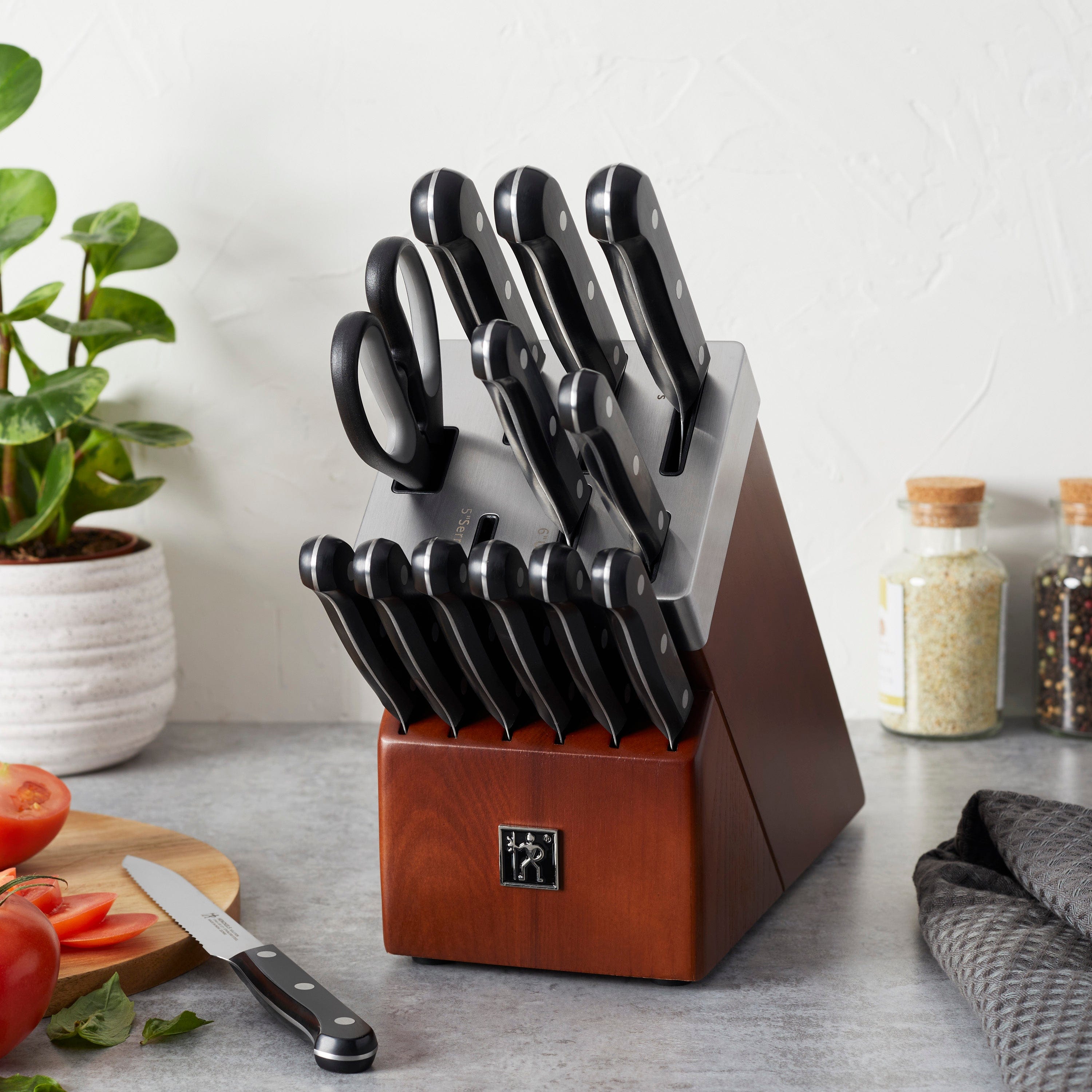 Henckels Solution 14-pc Self-Sharpening Knife Block Set