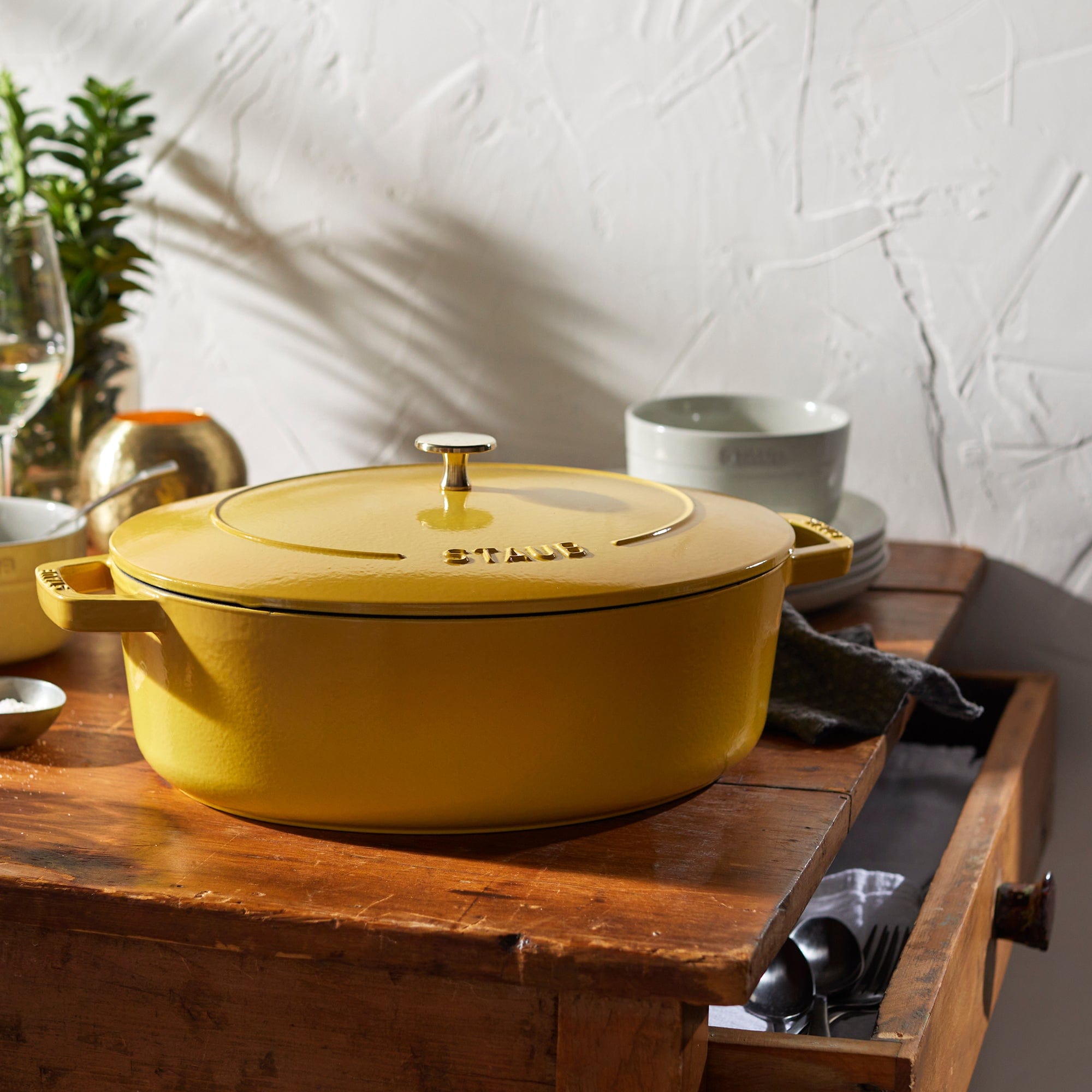 Staub Cast Iron 6.25-qt Shallow Oval Dutch Oven - Citron