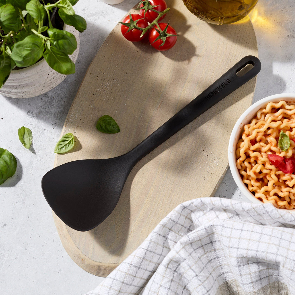 Henckels Silicone Onyx Wok Turner, BPA-Free Cooking Utensil