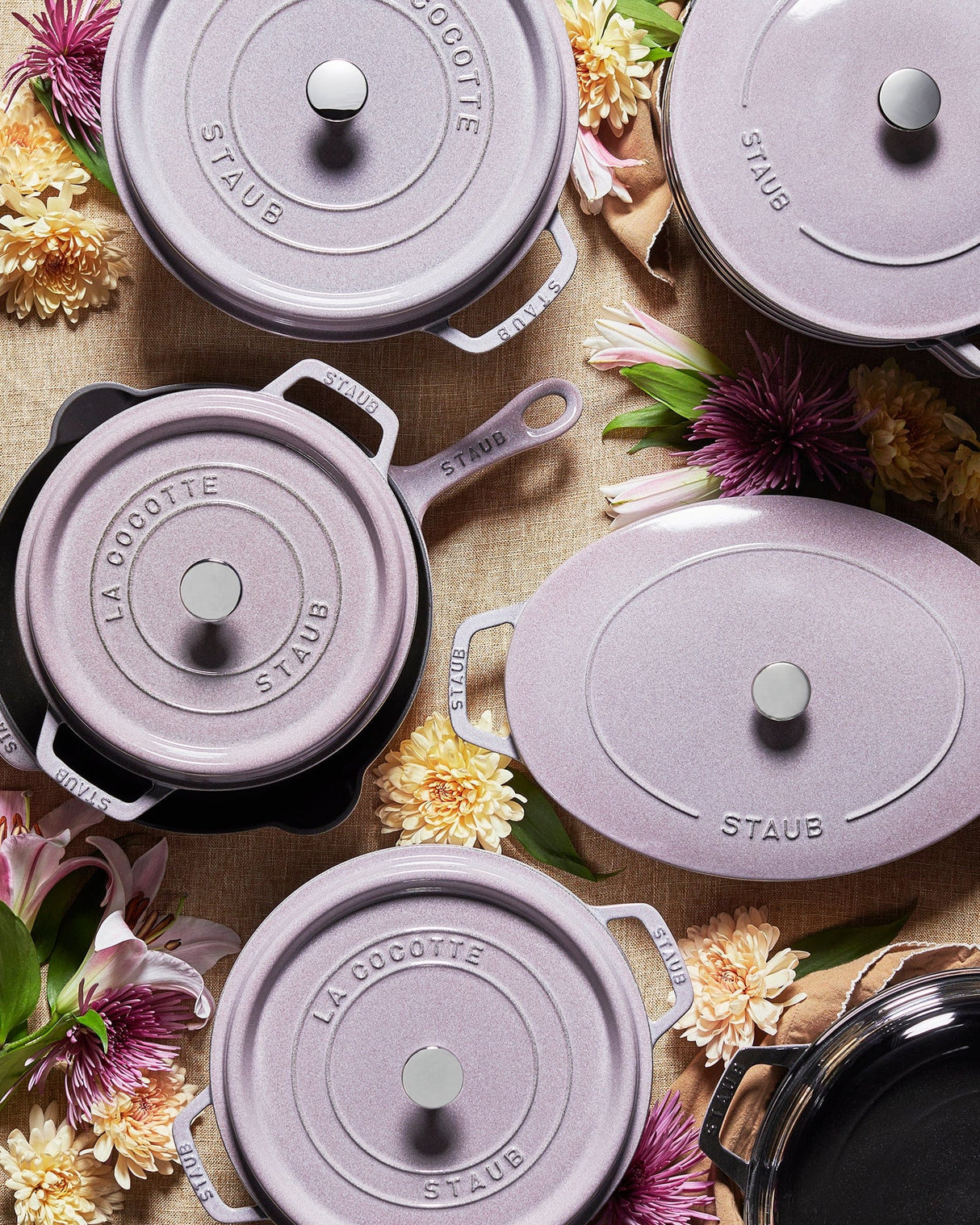 Staub Cast Iron 5.5-qt Round Cocotte, Dutch Oven - Lilac