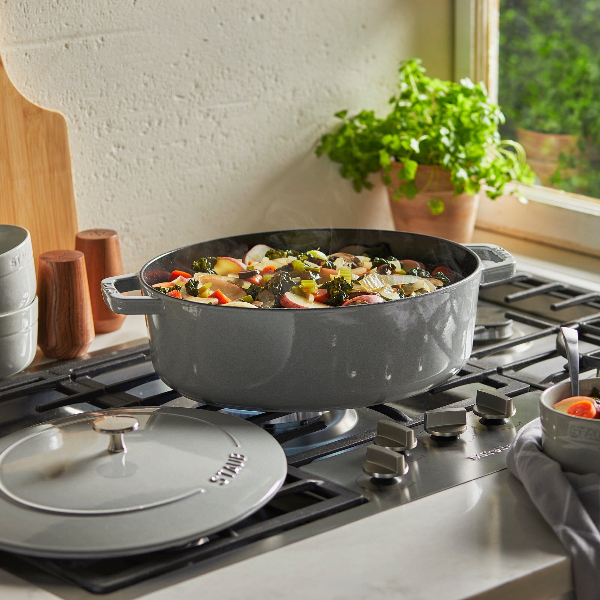 Staub Cast Iron 6.25-qt Shallow Oval Dutch Oven - Graphite