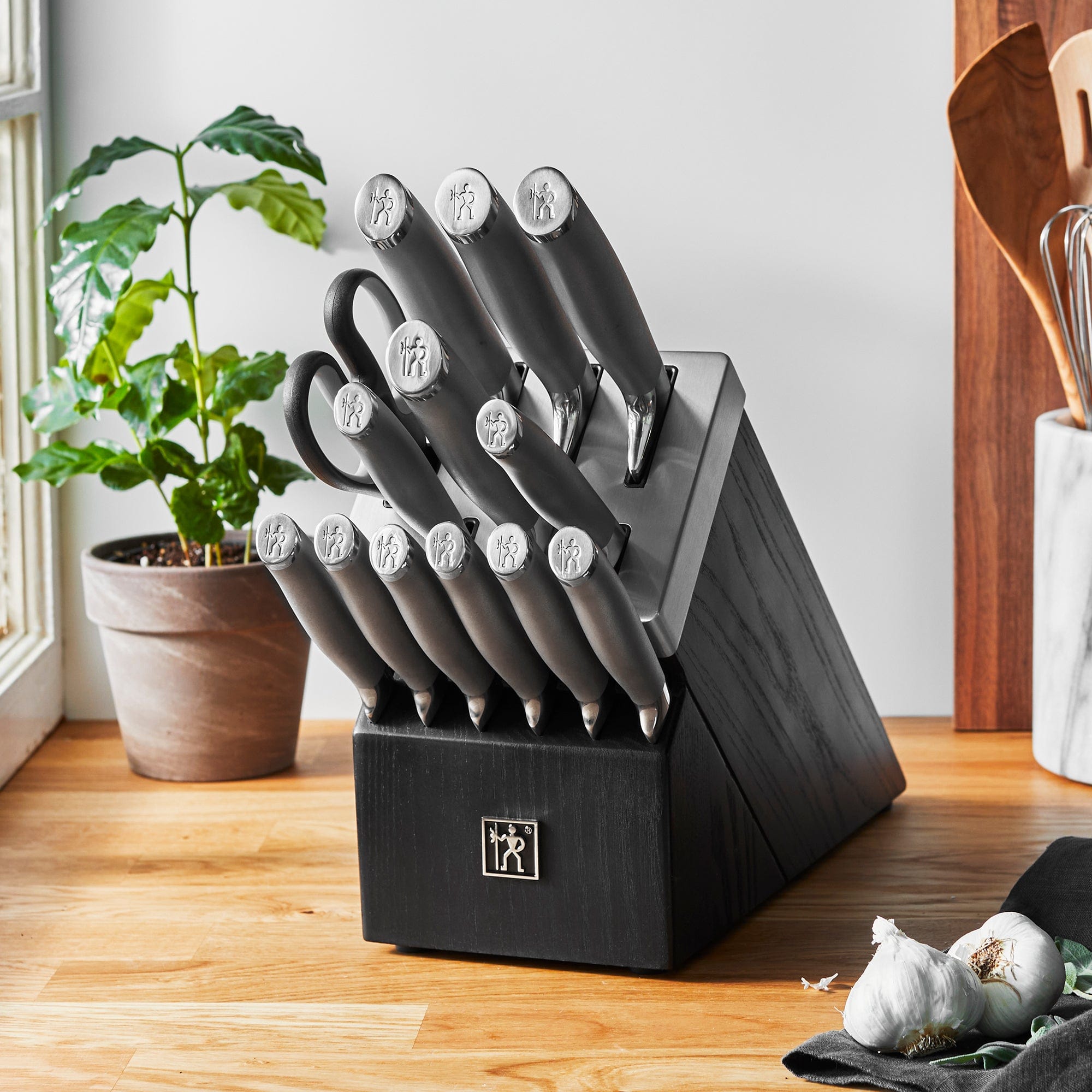 Henckels Modernist 14-pc Self-Sharpening Knife Block Set - Black