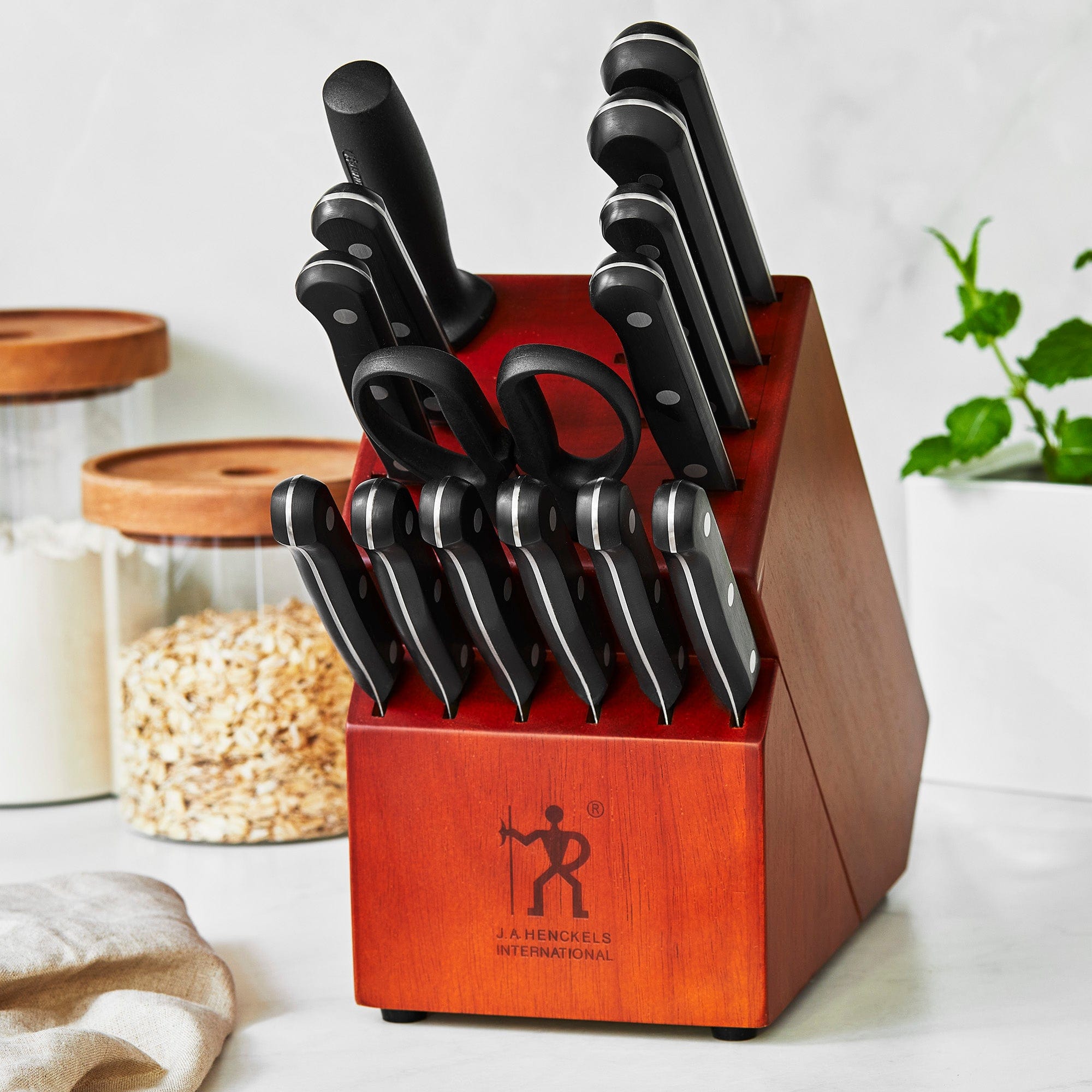 Henckels Solution Razor-Sharp 15-pc Knife Set, German Engineered