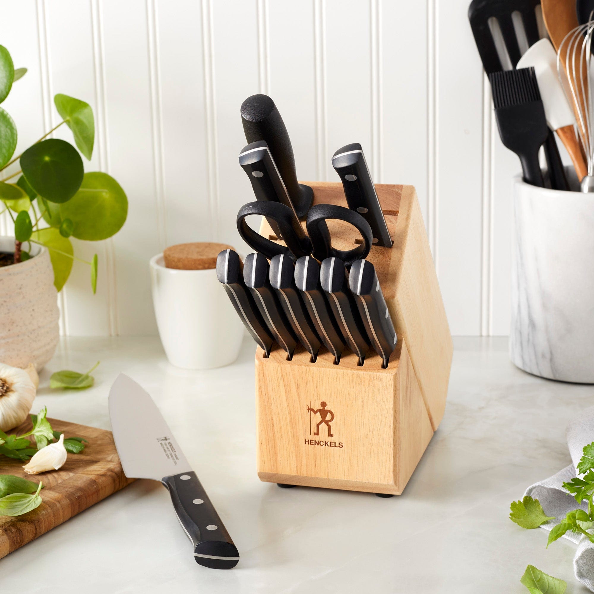 Henckels Dynamic 12-pc Knife Block Set - Natural