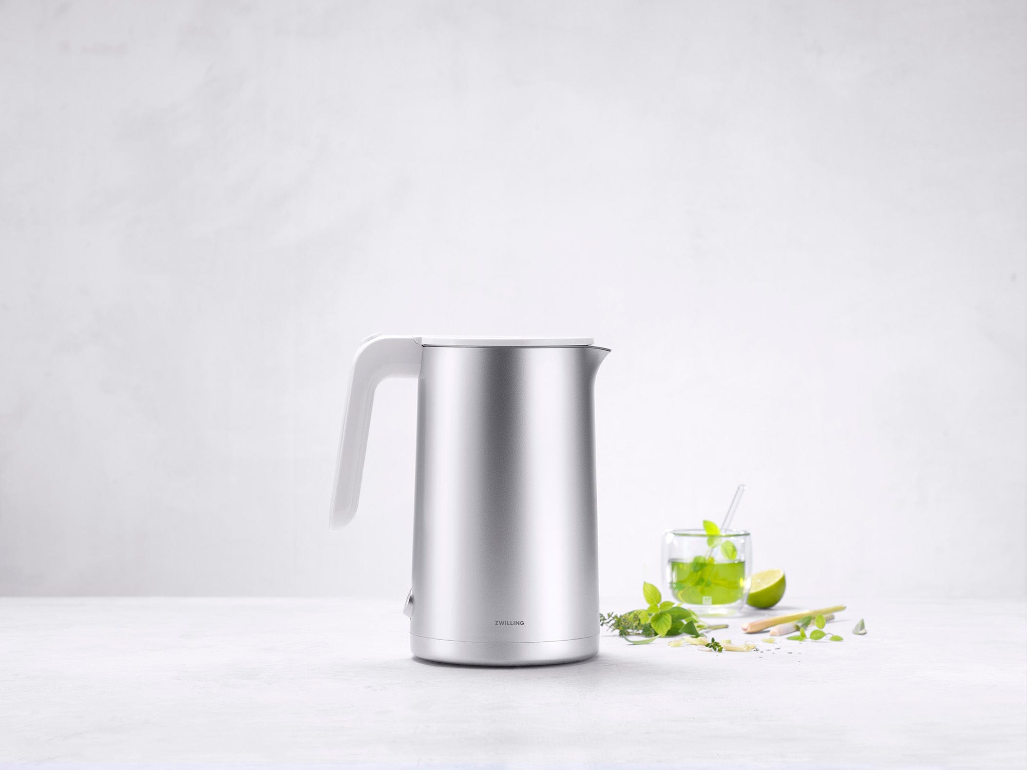 Zwilling Enfinigy Cool Touch 1.5-Liter Electric Kettle, Cordless Tea Kettle & Hot Water, Silver