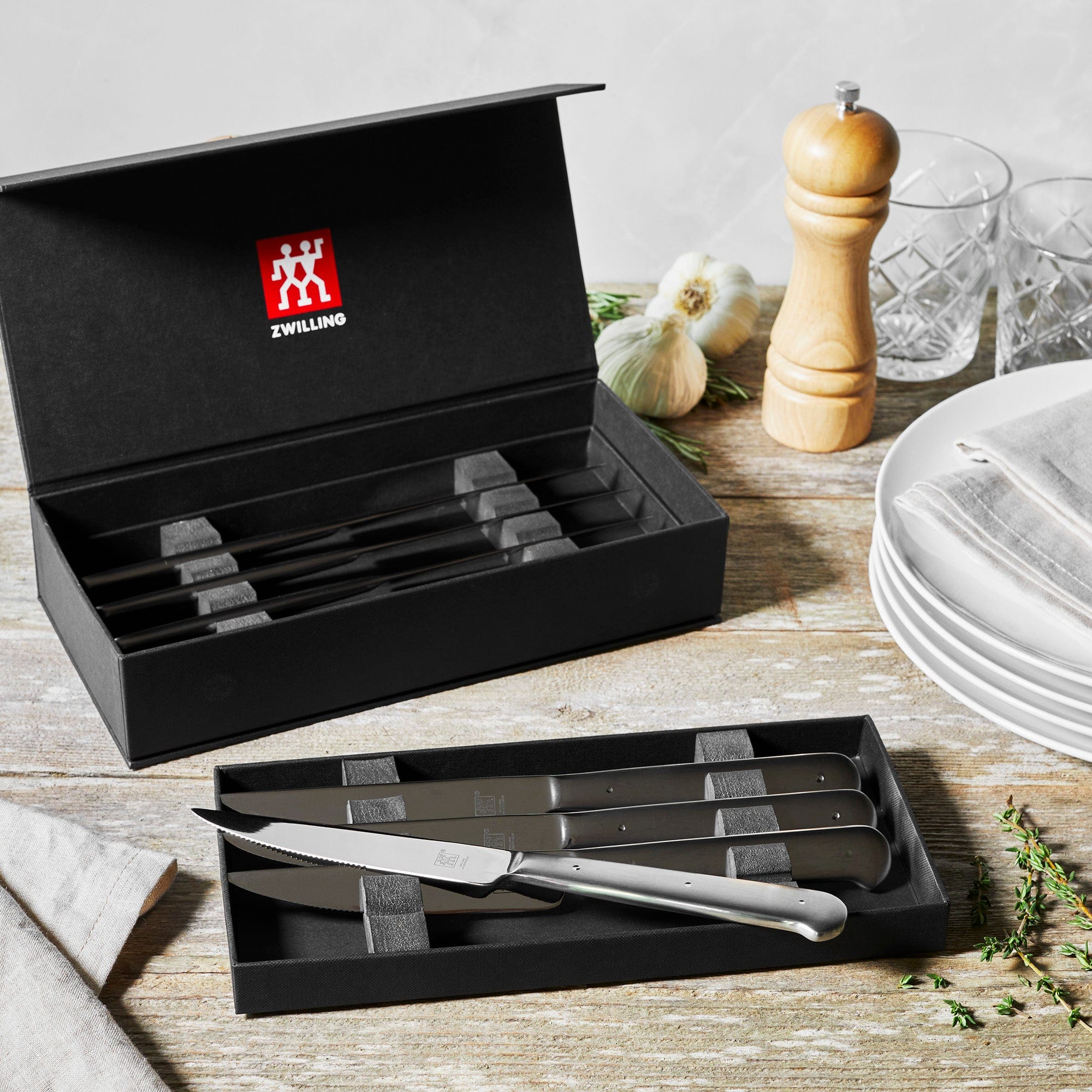 Zwilling Porterhouse Razor-Sharp Steak Knife Set of 8 with Black Presentation Case, Gift Set