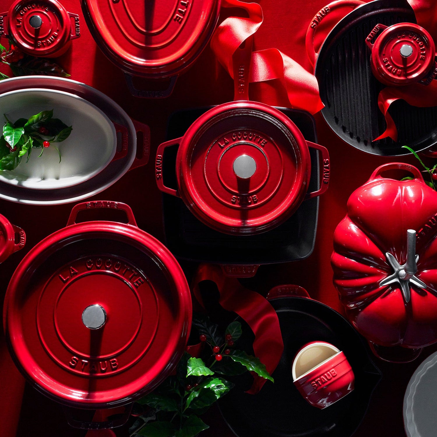 Staub Ceramic 9-inch Pie Dish - Cherry