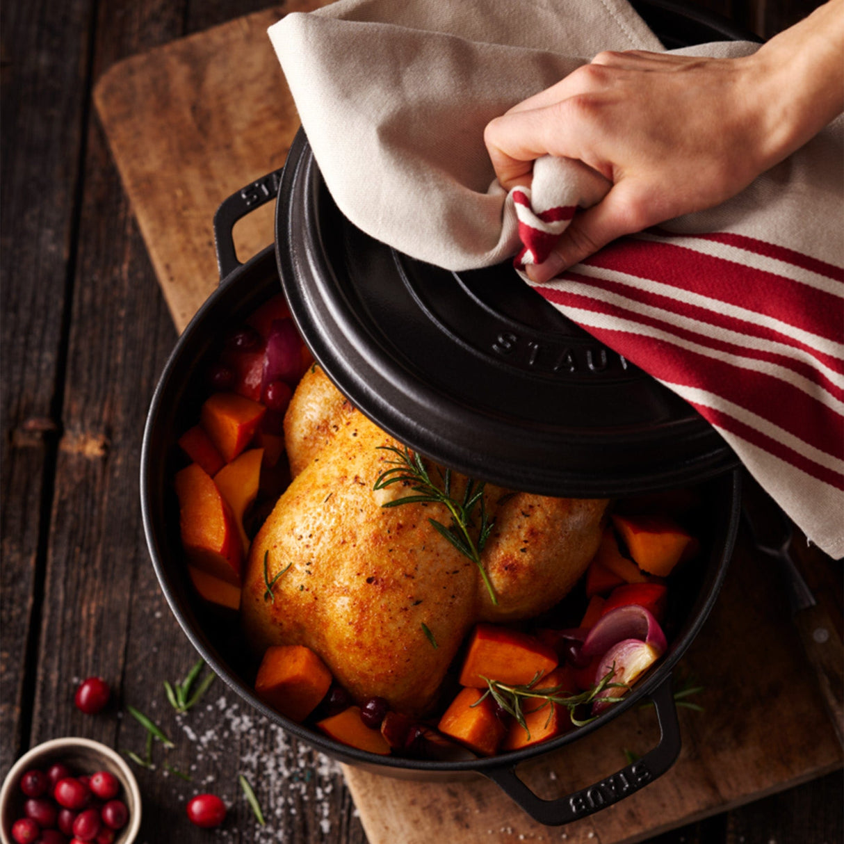 Staub Cast Iron 5.5-qt Round Cocotte, Dutch Oven - Matte Black