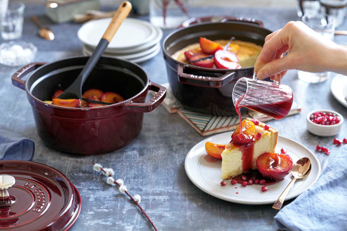 Staub Cast Iron 2.75-qt Round Cocotte, Dutch Oven - Grenadine
