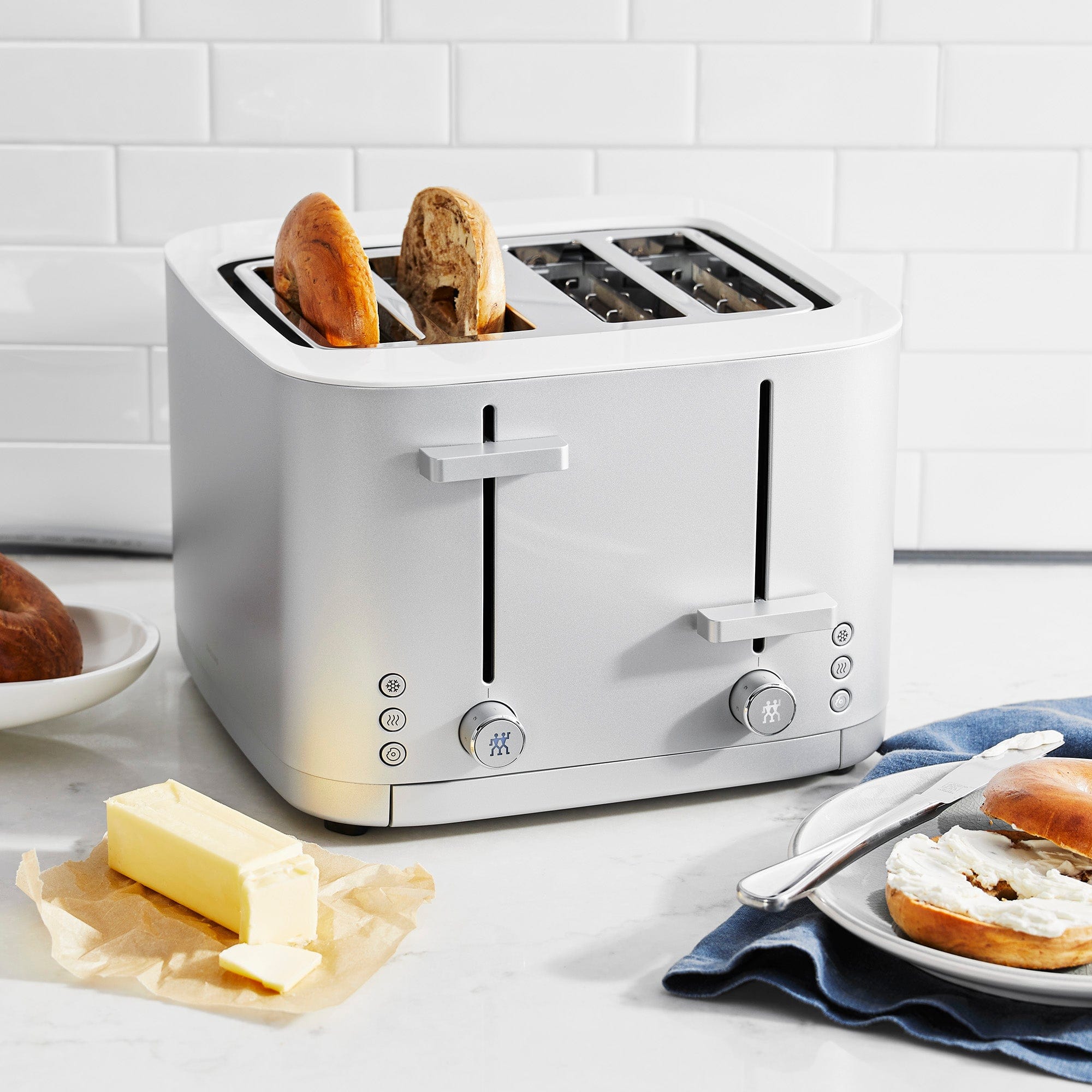 Zwilling Enfinigy 4-Slice Toaster, Extra Wide 1.5" Slots for Bagels and Toast, Silver