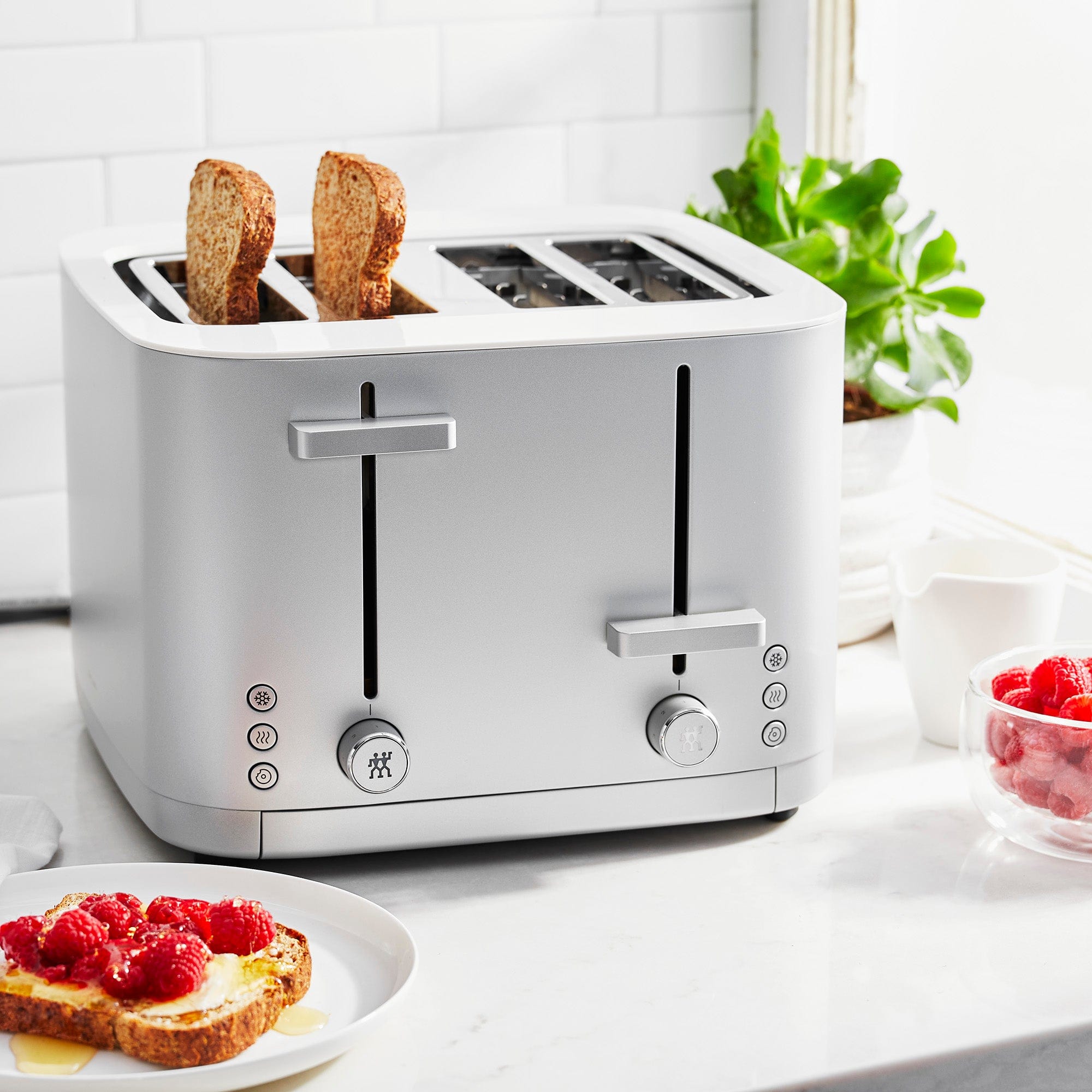 Zwilling Enfinigy 4-Slice Toaster, Extra Wide 1.5" Slots for Bagels and Toast, Silver