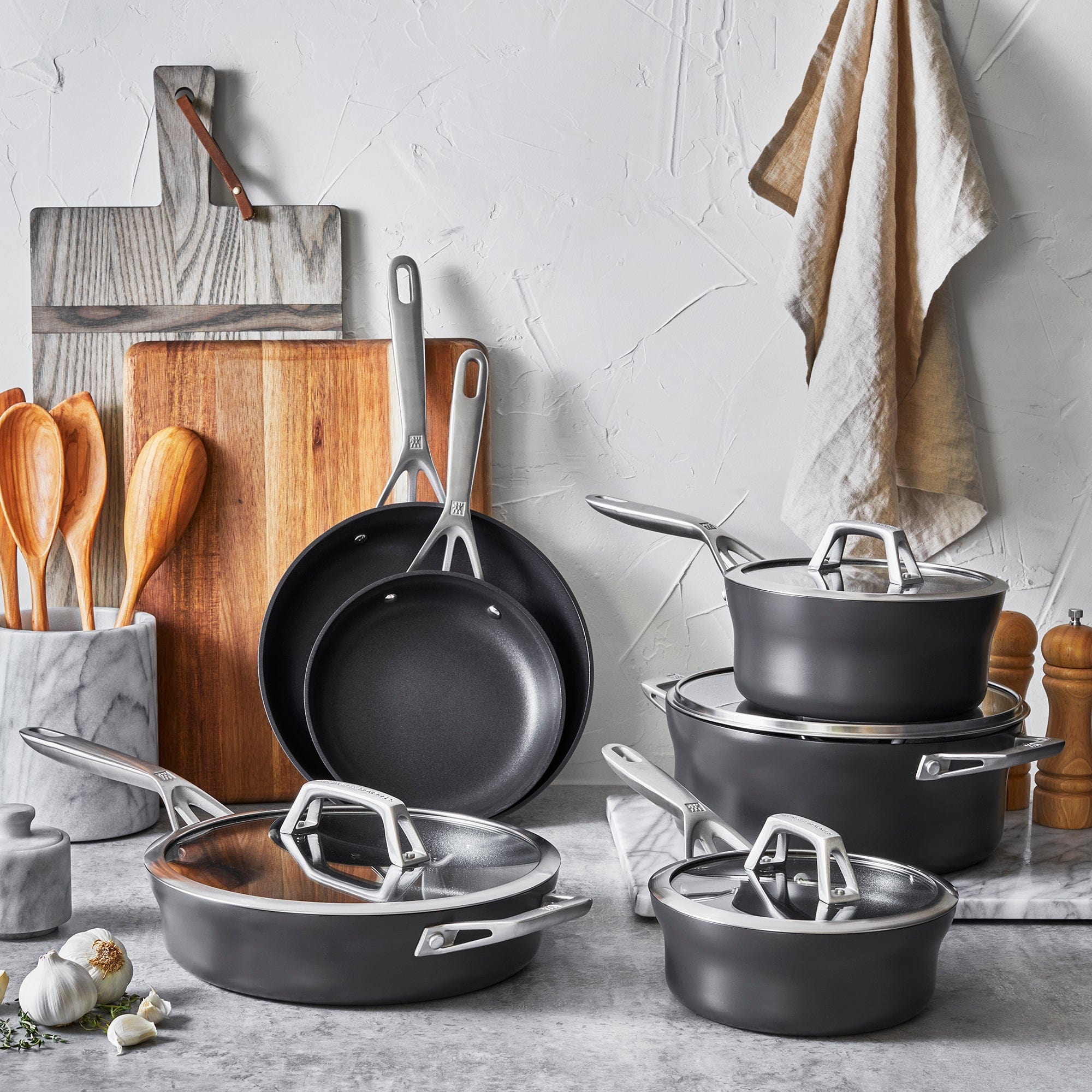 Zwilling Motion Nonstick Hard-Anodized 10-Piece Cookware Set in Grey, Dutch Oven, Fry pan, Saucepan