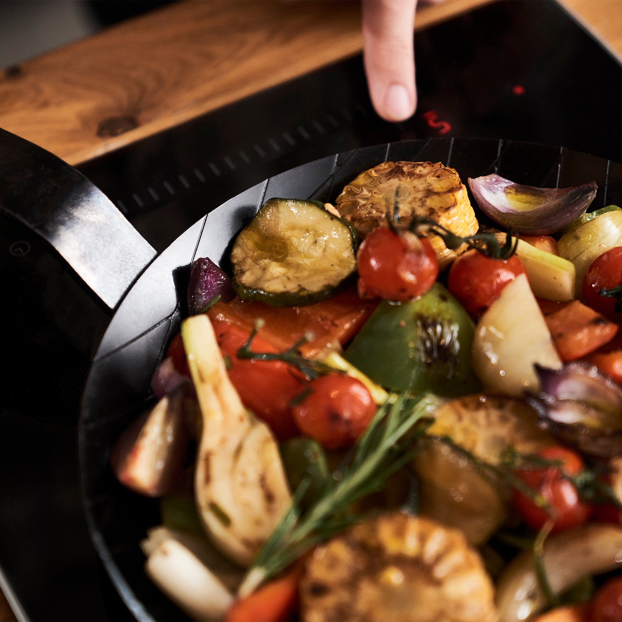 Zwilling Forged 9.5-inch Carbon Steel Fry Pan