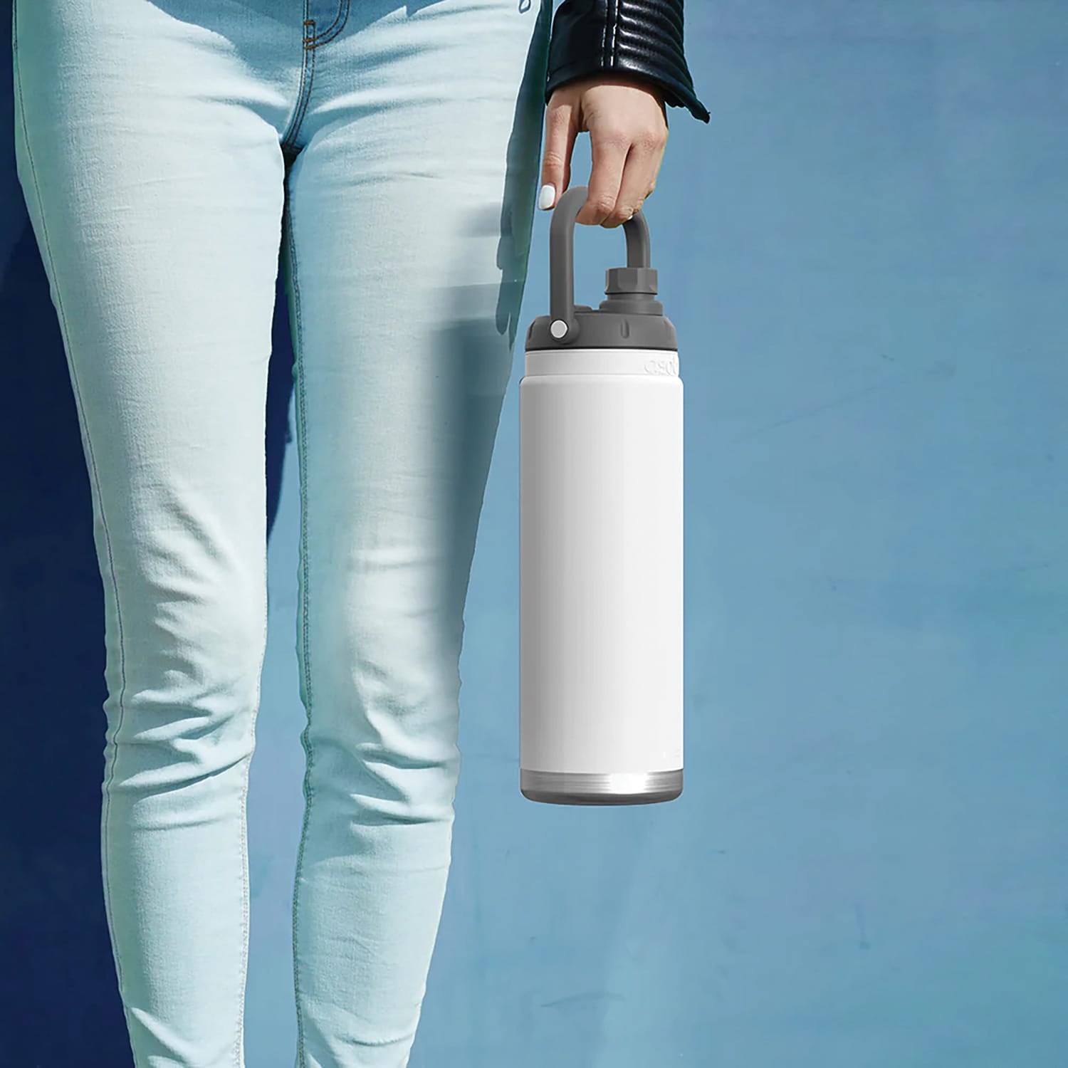 Asobu Canyon 48-Oz. Insulated Water Bottle with Full Hand Comfort Handle, White