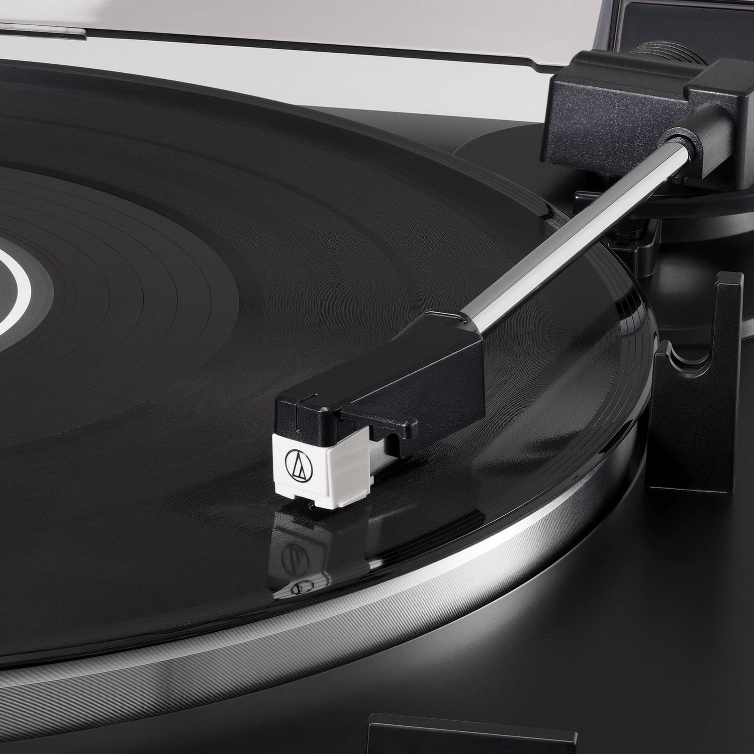Audio-Technica 2-Speed Belt-Drive Fully Automatic Turntable with 45 RPM Adapter, Switchable Phono Preamp, and RCA Out, AT-LP60X, Gunmetal