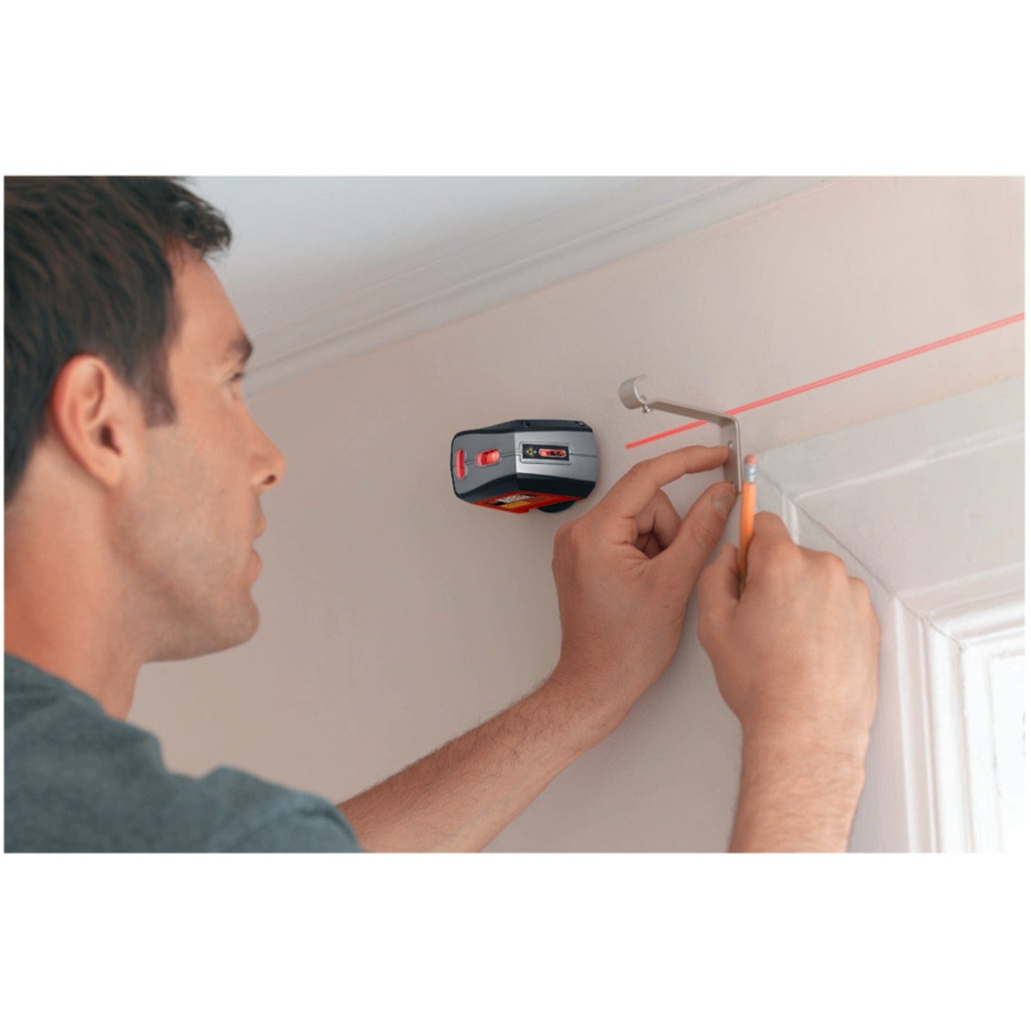 Black+Decker Laser Level with Wall-Mounting Accessories
