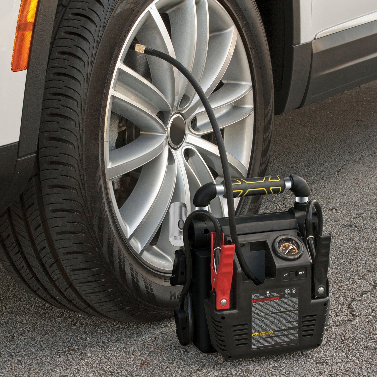 Stanley 1000-Amp-Peak 12-Volt Rechargeable Jump Starter with Air Compressor, J5C09