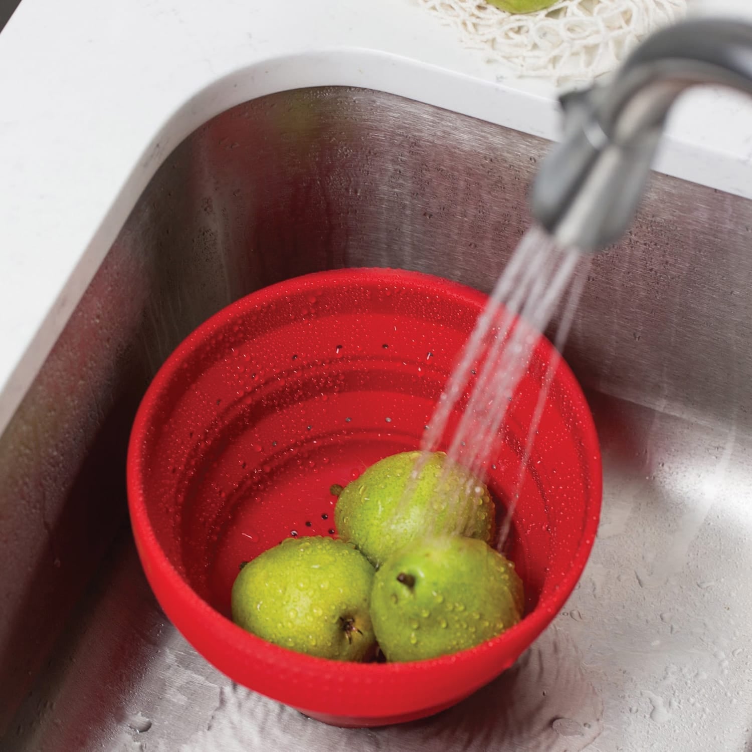 Better Houseware 4-Qt. Collapsible Silicone Colander, Red