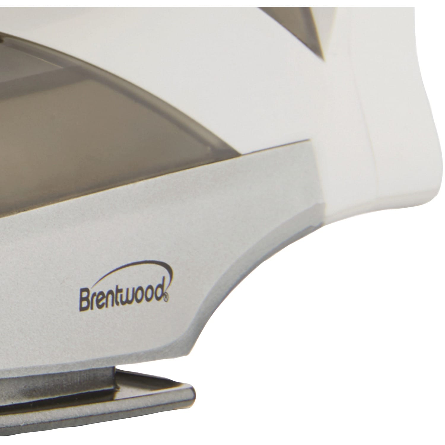 Brentwood 1200-Watt Nonstick Steam Iron with Retractable Cord, White
