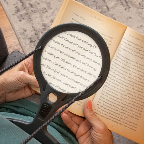 Carson Lumé Lighted Acrylic Lens LED Magnifier