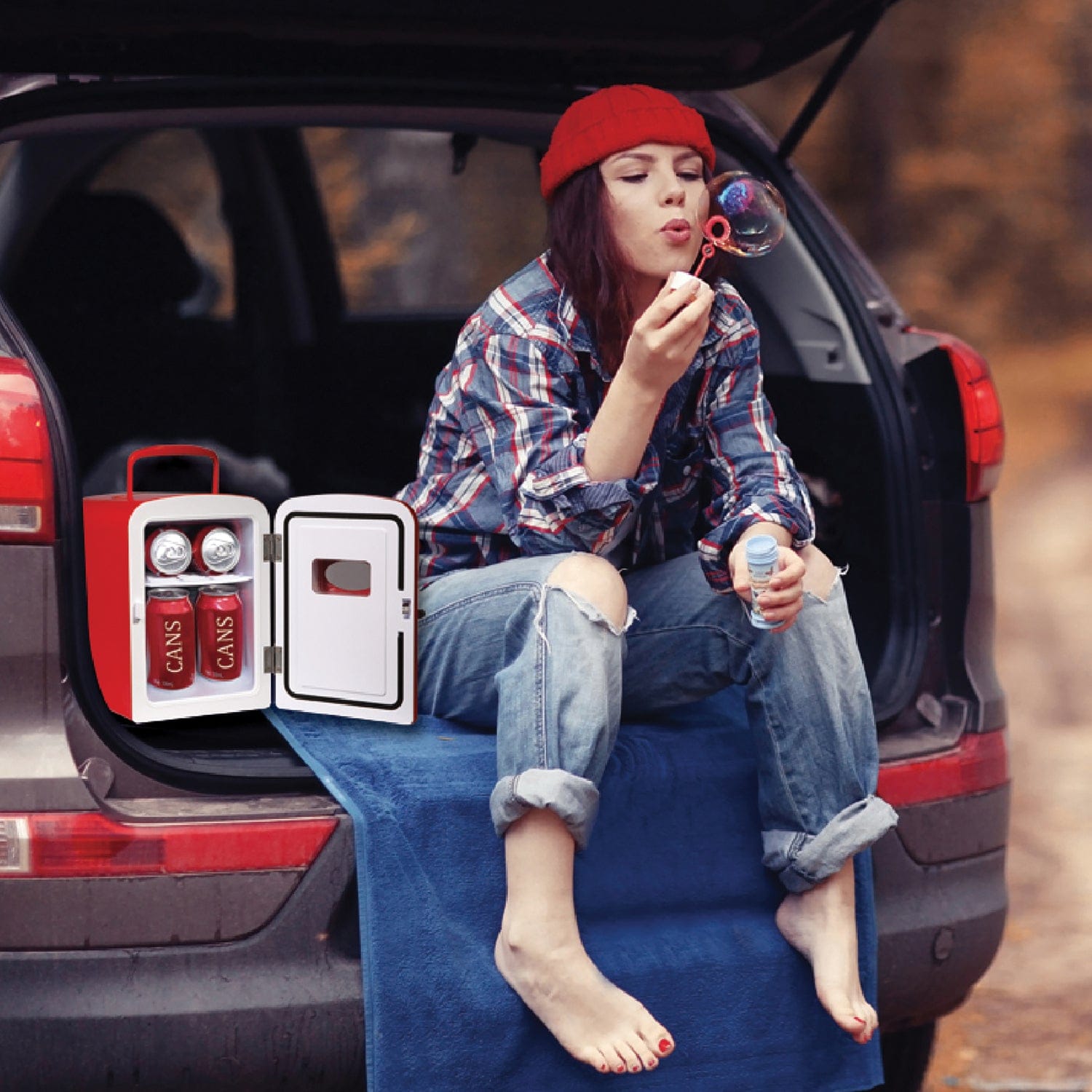 Frigidaire 0.5-Cu. Ft. Retro Portable Mini Fridge, Red