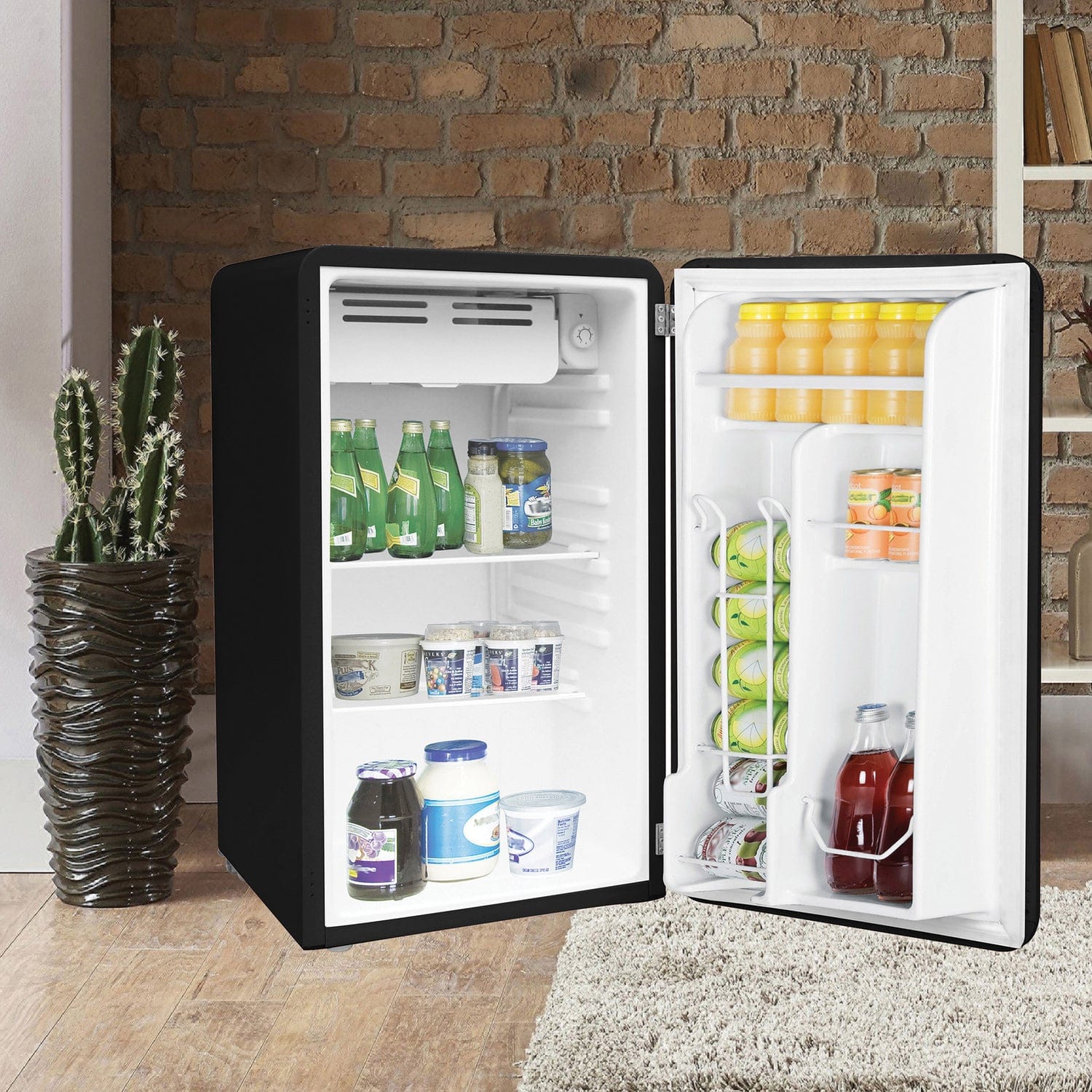 Frigidaire 3.2-Cu.-Ft. 60-Watt Retro Compact Refrigerator, Black