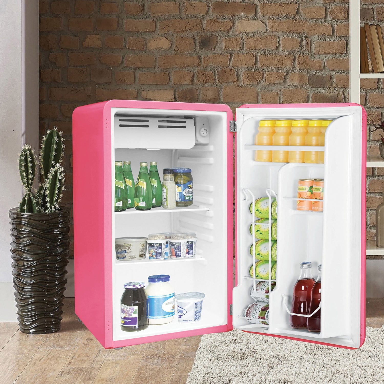 Frigidaire 3.2-Cu.-Ft. 60-Watt Retro Compact Refrigerator, Pink