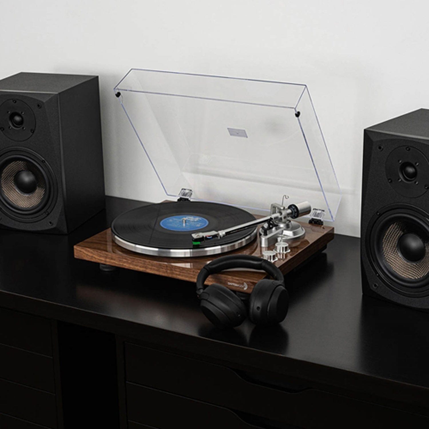 Dayton Audio 2-Speed Belt-Drive Automatic Turntable with Bluetooth, USB for MP3 Encoding, and Audio-Technica AT-VM95E Cartridge, Brown