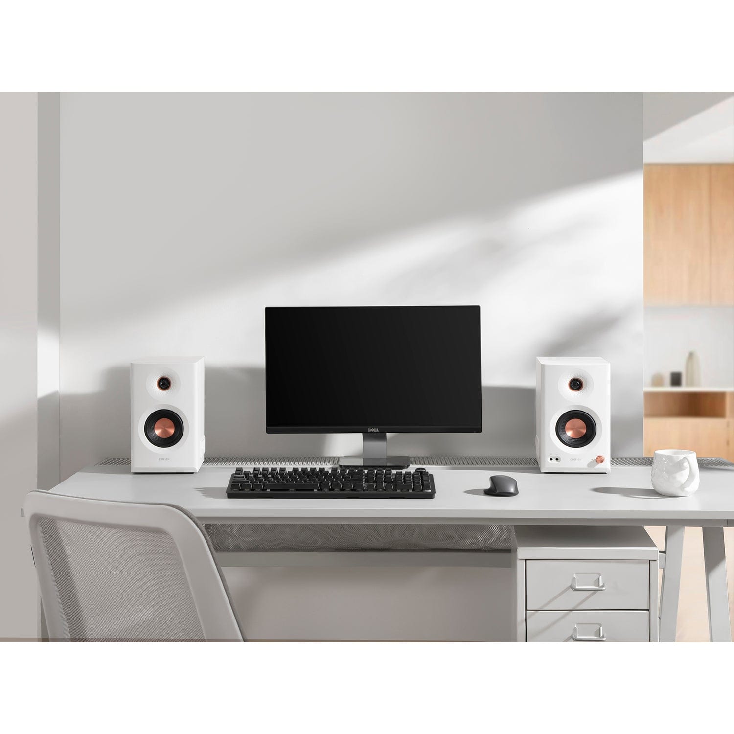 Edifier 110-Watt-RMS Bluetooth MR5 Powered 2.0 Studio Monitor Speaker Set with 5-In. Woofers, Hi-Res Audio/Hi-Res Audio Wireless, Pair, White