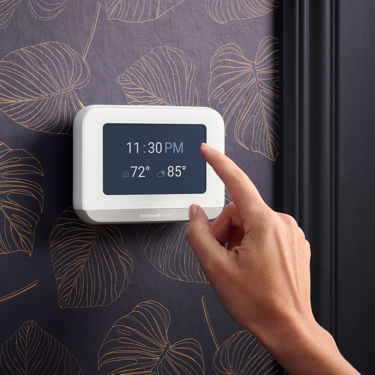 Honeywell Home X7B Smart Thermostat with Humidity Monitoring and Customizable Touchscreen Display