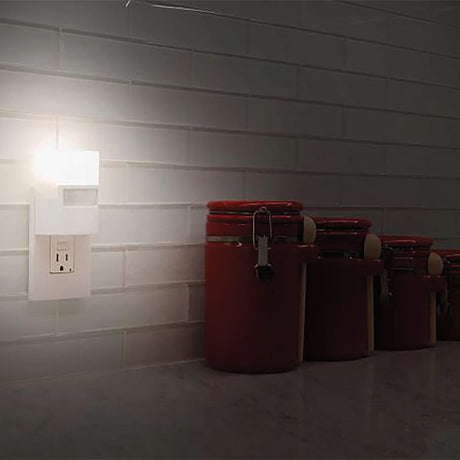 GE Enbrighten UltraBrite 40-Lumen Motion-Activated LED Night-Light, White, 12201