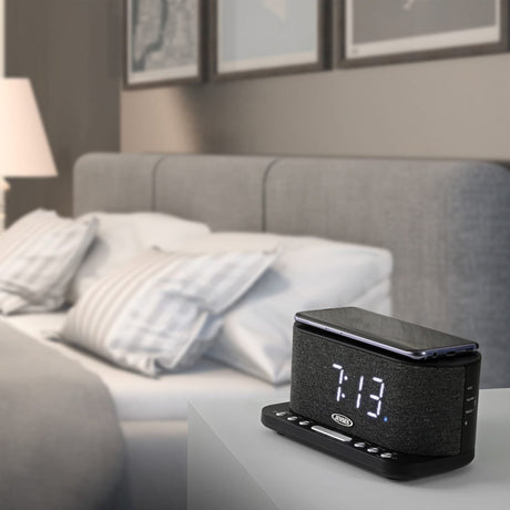 Jensen FM Digital Dual-Alarm Clock Radio with Large Display, Wireless Qi and USB Charging, Aux Input, and Battery Backup, QiCR-50