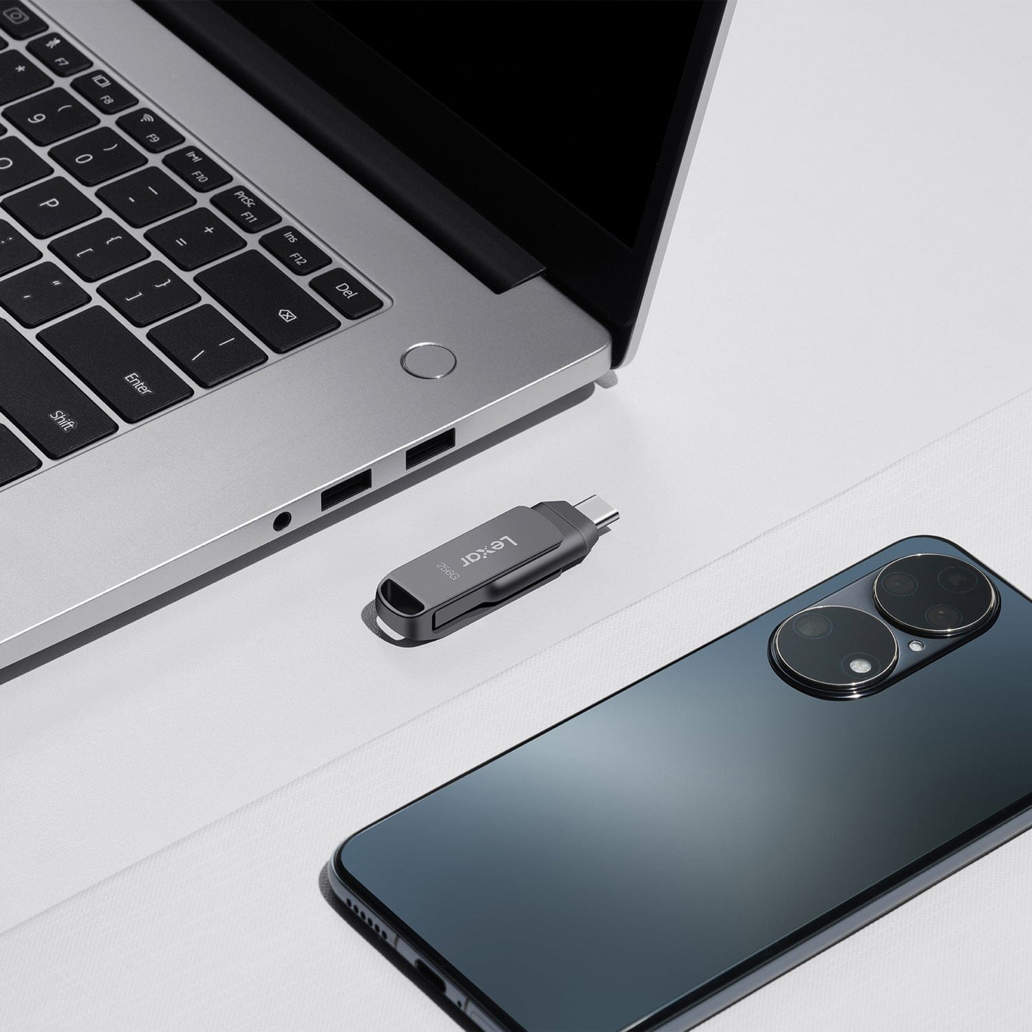 Lexar JumpDrive D400 USB 3.1 Dual Drive with USB-C and USB-A Connectors, 256 GB