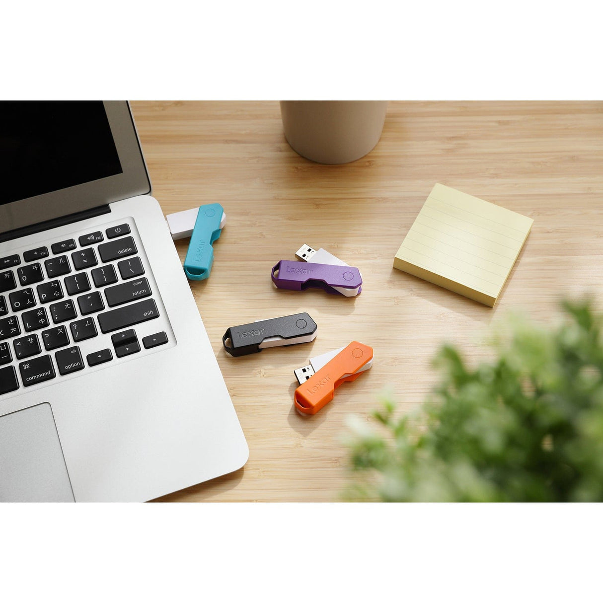 Lexar JumpDrive TwistTurn2 USB 2.0 Flash Drive, 32 GB