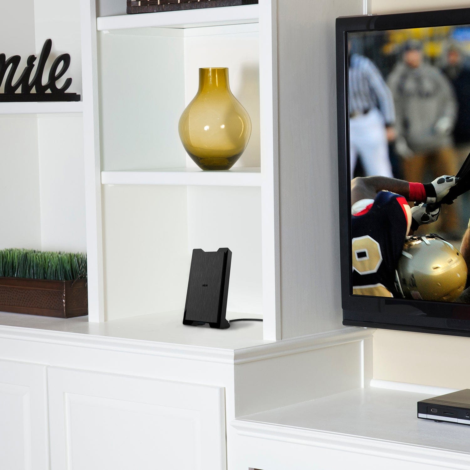 RCA Amplified Indoor HDTV Antenna with up to 45-Mile Range