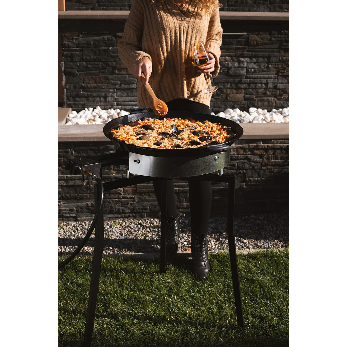 Ringg Outdoor Black Series Outdoor Cooking Classic Kit with 20" Enameled Steel Pan, 16" Dual Gas Burners, and Foldable Stand for Camping and Backyards