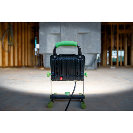 PowerSmith LED 10000-Lumen Work Light on Metal Base with Rubber Feet, Indoor/Outdoor, Adjustable Angle/Tilt, 5000K Color Temp, 5-Ft. Cord