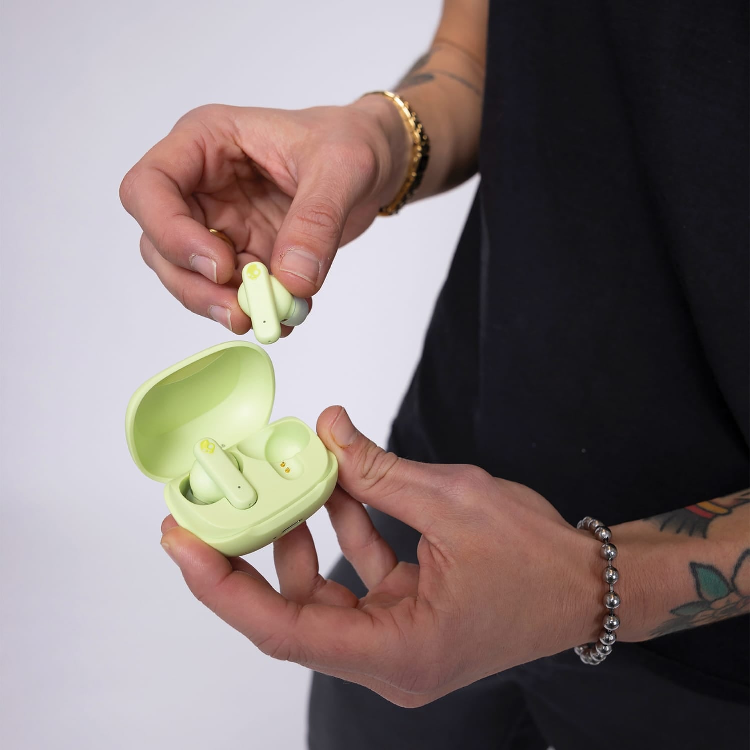 Skullcandy Smokin’ Buds TWS Bluetooth In-Ear Earbuds with Mic and Charging Case, up to 20 Hours of Play Time, IPX4 Sweat-Resistant, Matcha