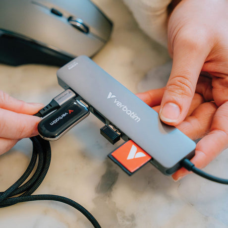 Verbatim Plectra USB-C Flash Drive, Black, 64 GB