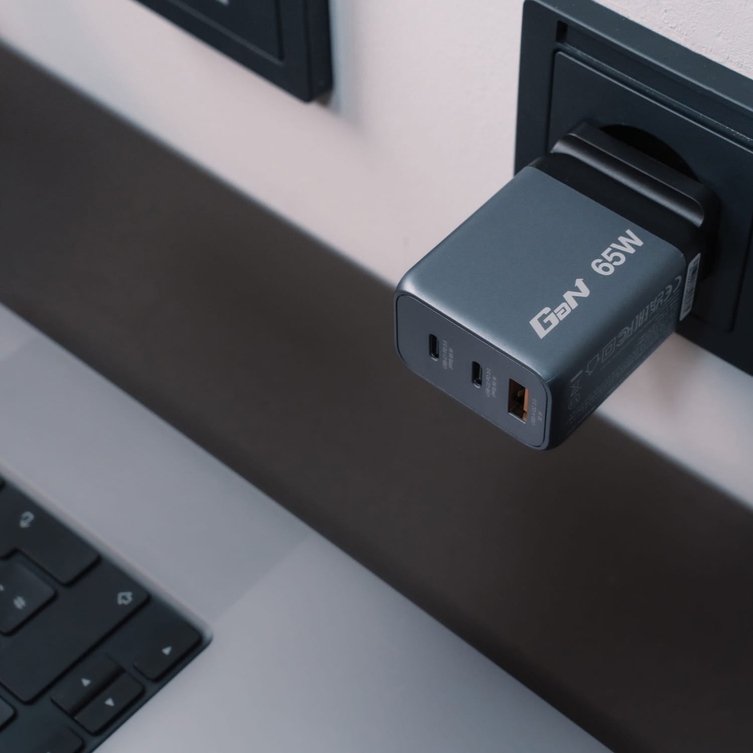 Verbatim 65-Watt 3-USB-Port GaN Wall Charger