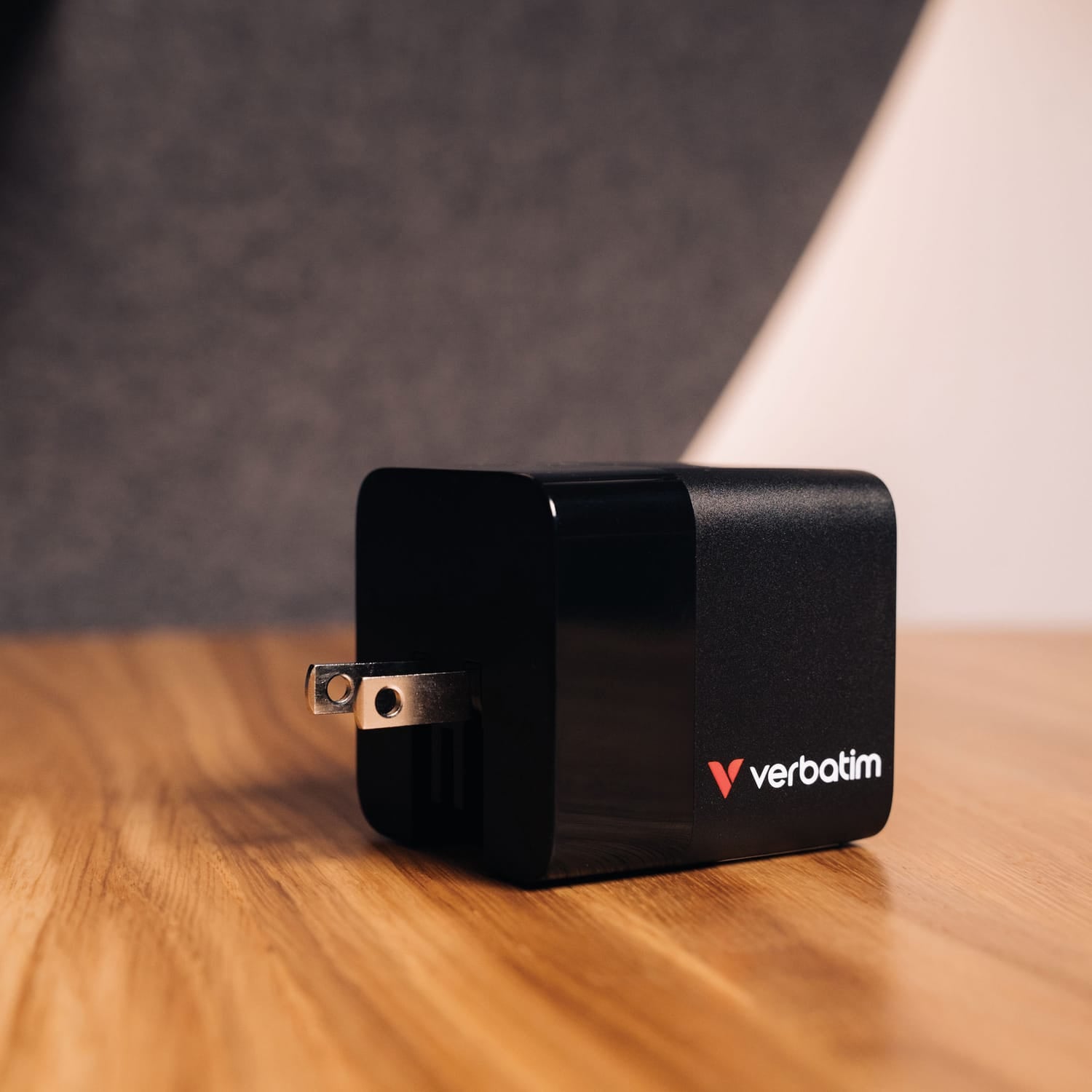 Verbatim 65-Watt GaN Charger with Retractable Cable