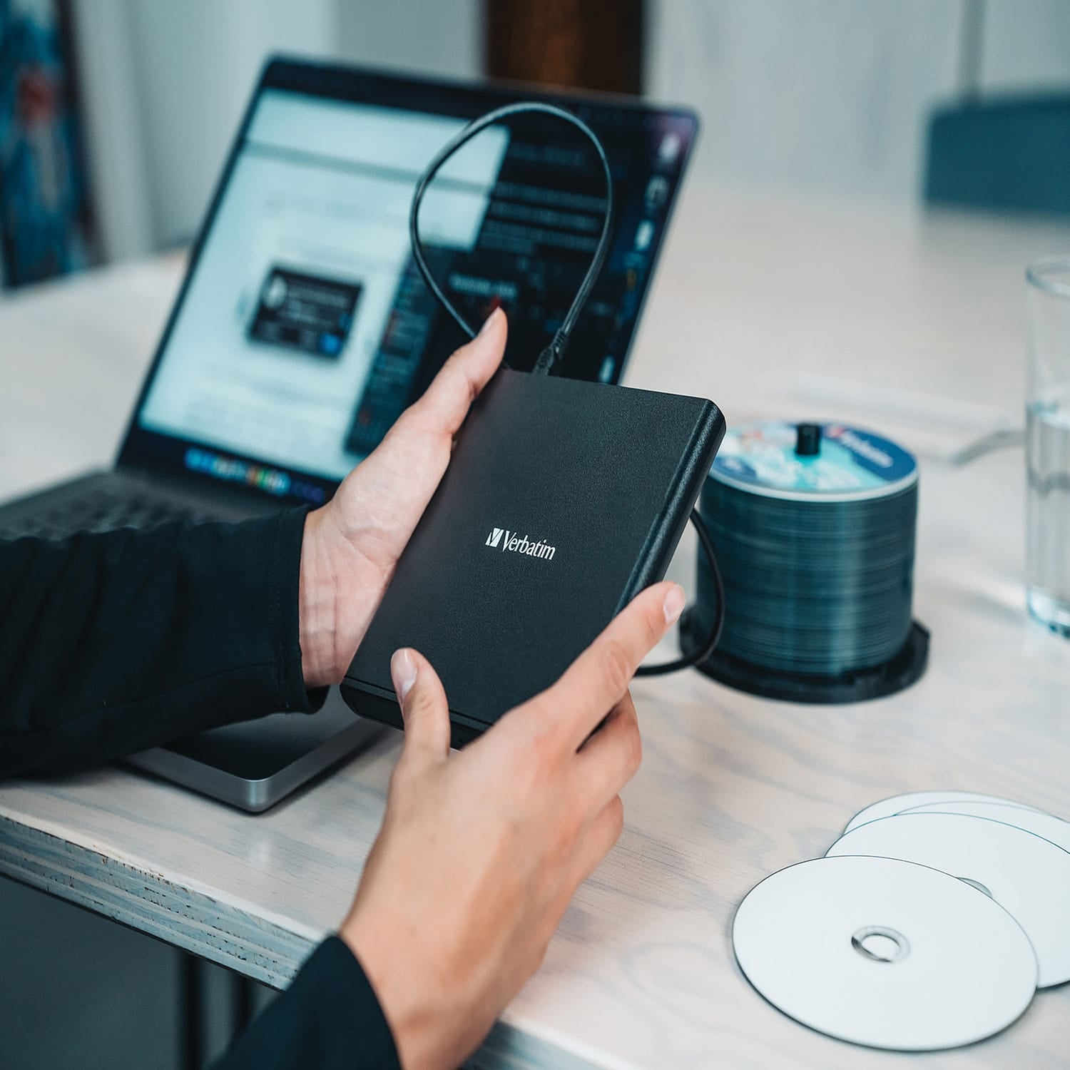 Verbatim External Slimline CD/DVD Writer, USB-A/USB-C