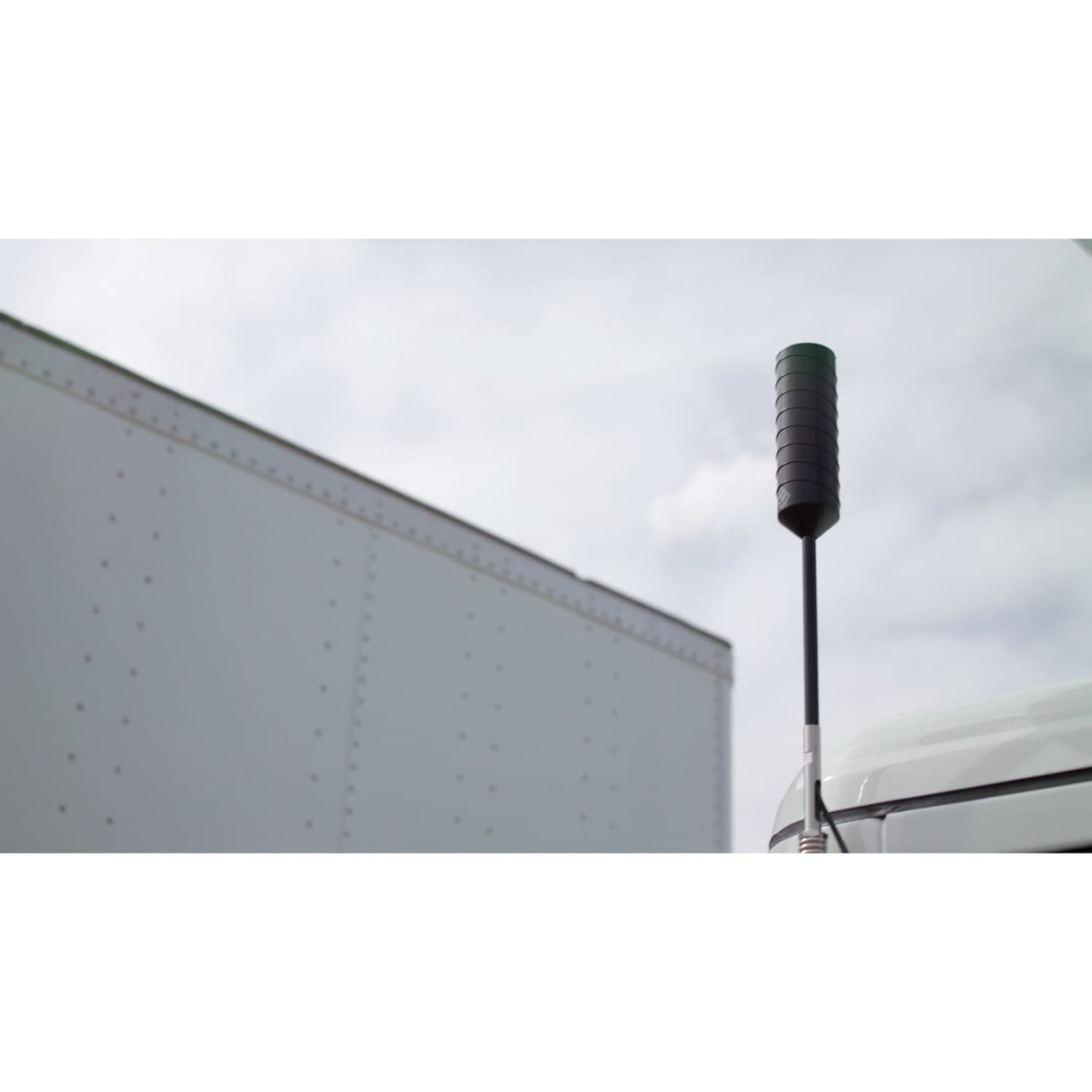 weBoost 4G OTR Truck Edition 17-In. Omnidirectional Exterior Vehicle Cellular Antenna with SMA-Male Connector, 311229