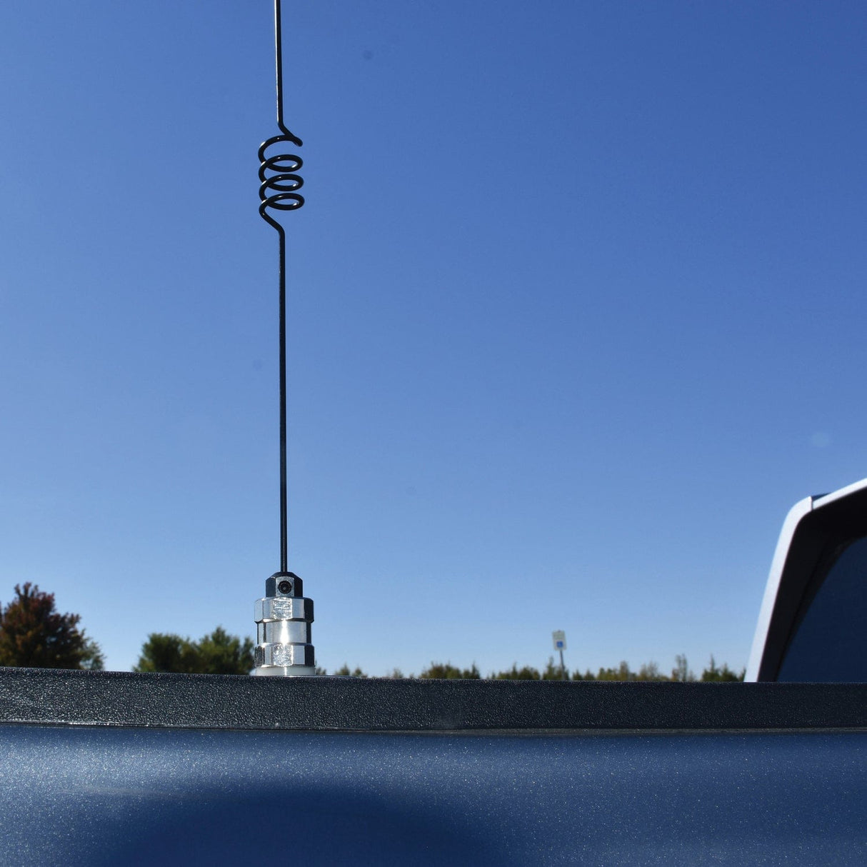 Tram 1184 17.5-In. Thread-Mount Pretuned Amateur Dual-Band VHF and UHF Antenna