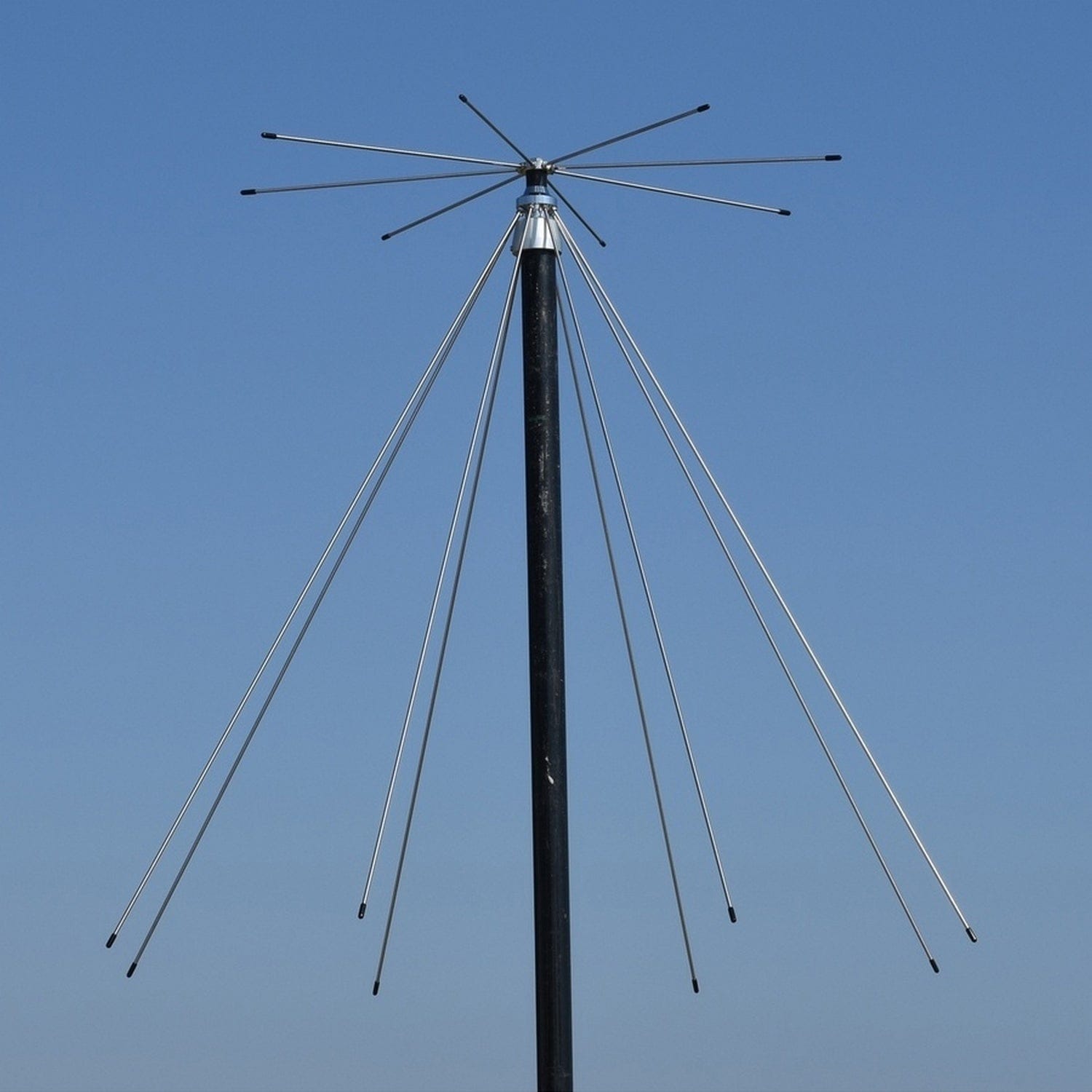 Tram 200-Watt Broad-Band Scanner 25 MHz to 1300 MHz Super Discone Stainless Steel Base Antenna
