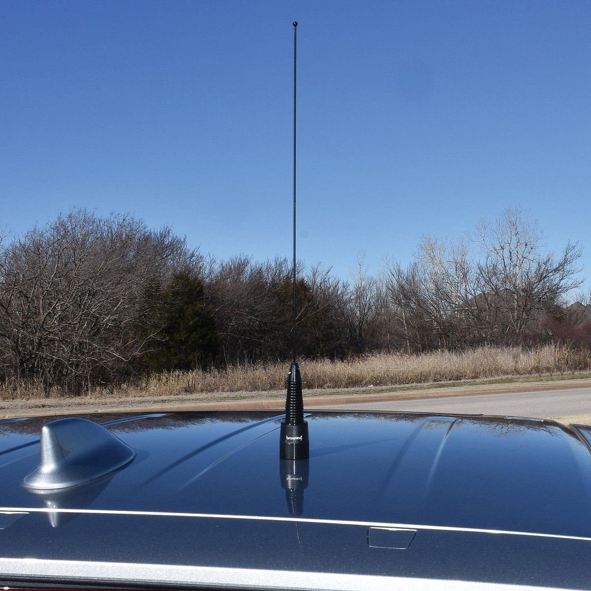 Browning 160-Watt Wide-Band 136 MHz to 174 MHz Unity-Gain Antenna with NMO Mounting, Black