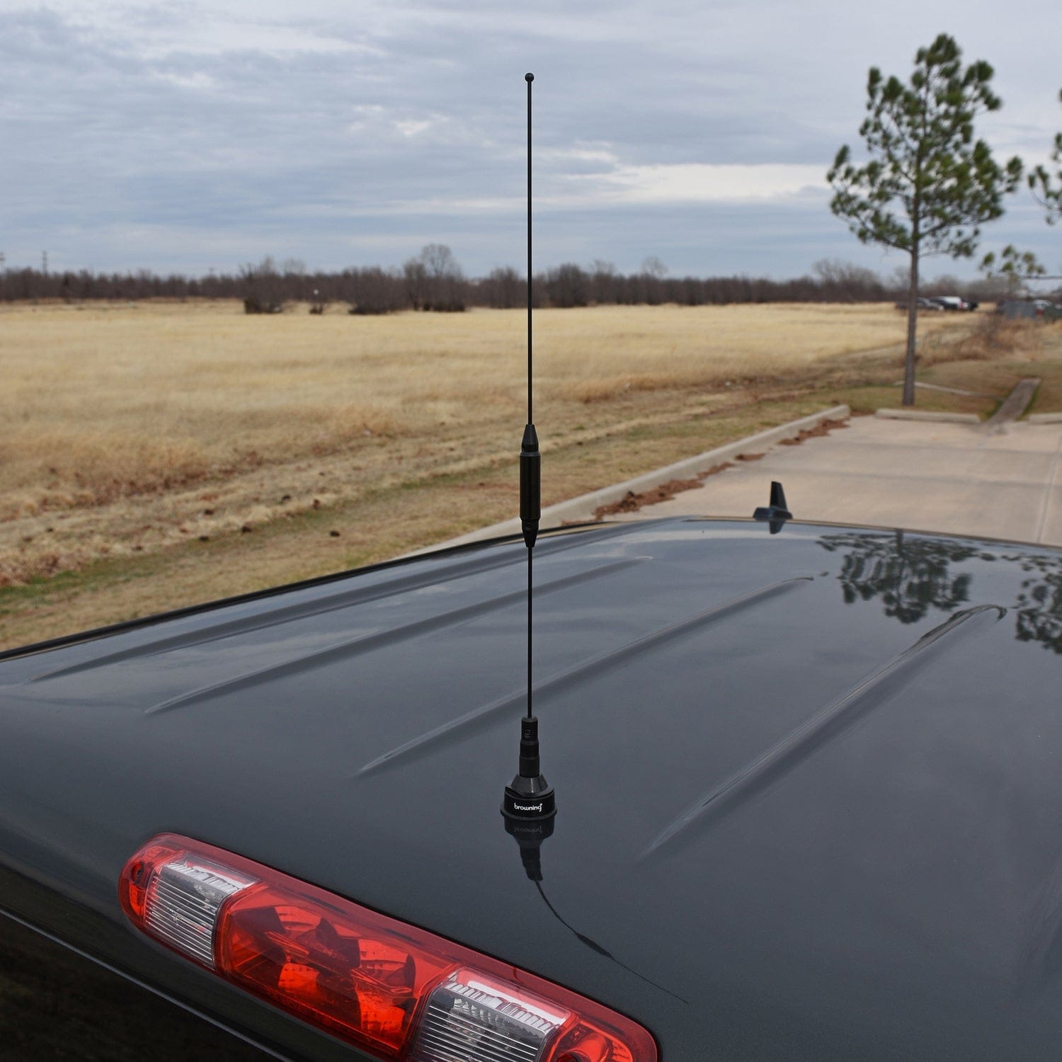 Browning 140 to 170 MHz VHF/430 to 470 MHz UHF Pre-Tuned Dual Band NMO Antenna, BR-179